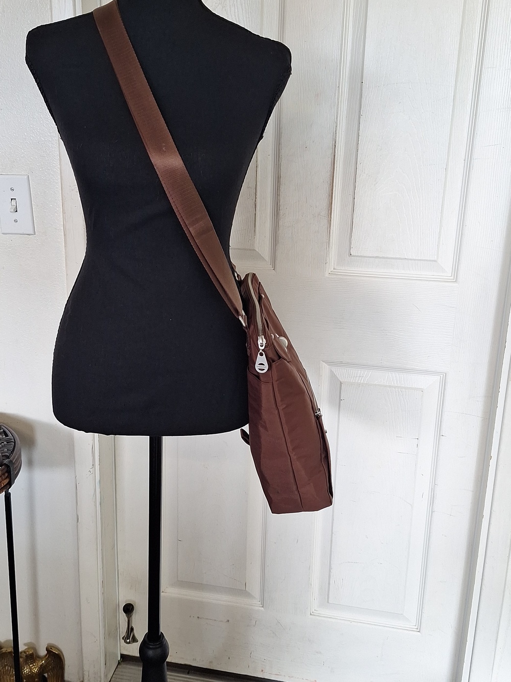 Baggallini Brown Crossbody Bag - Picture 2 of 13